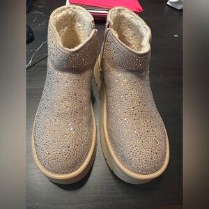Wild Fable rhinestone platform winter boot! Brand new!